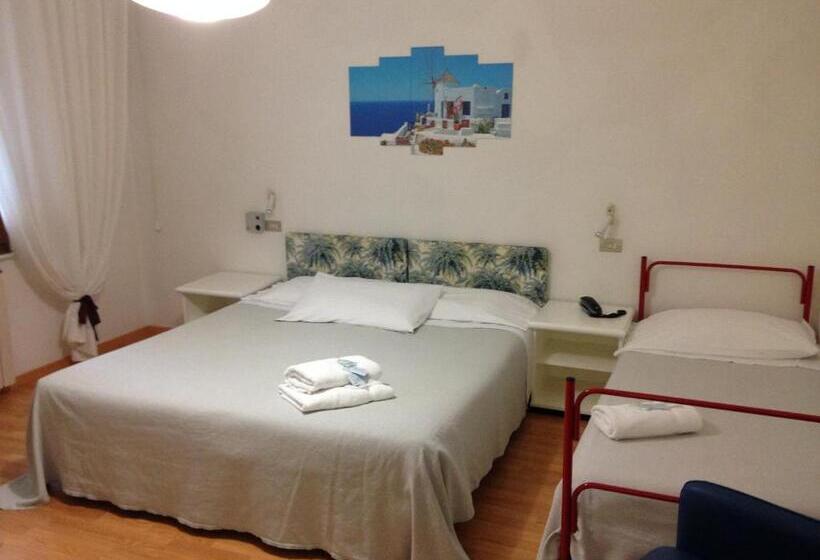 Отель Mediterraneo