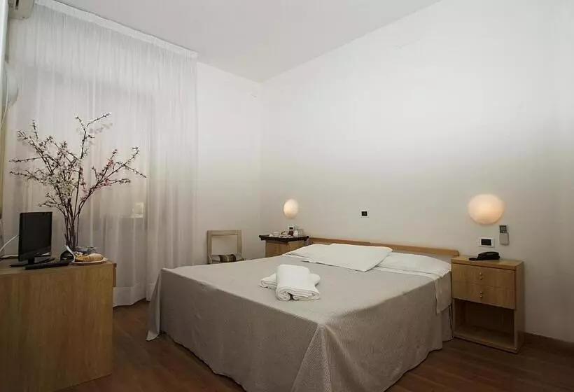 Hotelli Mediterraneo