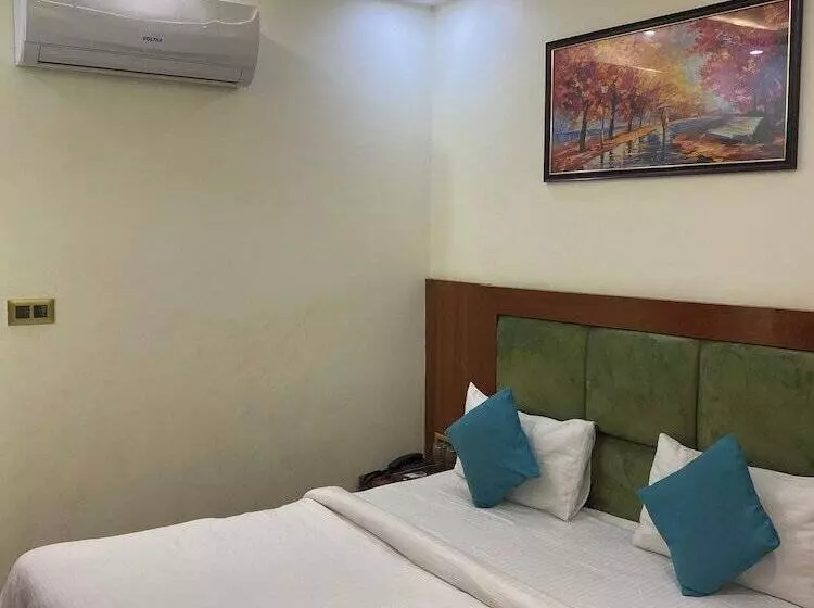 Hotelli Ramesh Palace