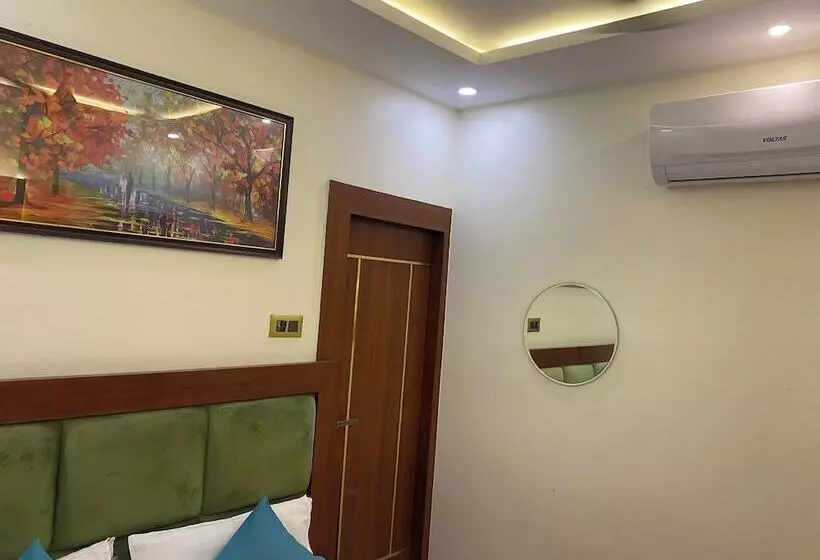 Hotelli Ramesh Palace