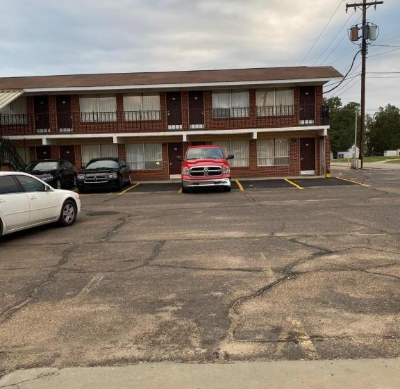 Мотель Dollar Save Inn