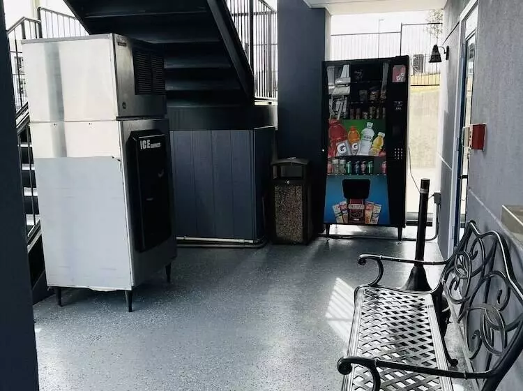 Motelli High Five Inn