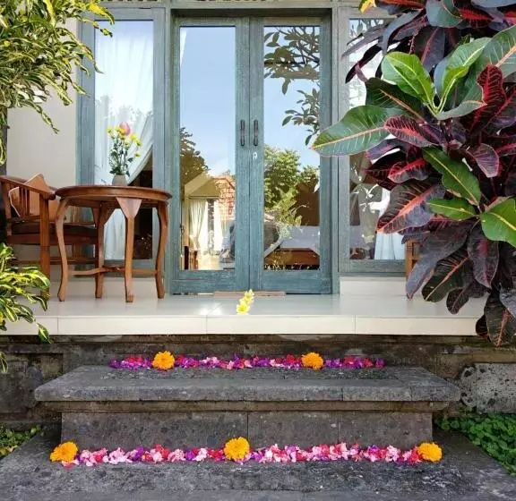 Majatalo Inang Villa
