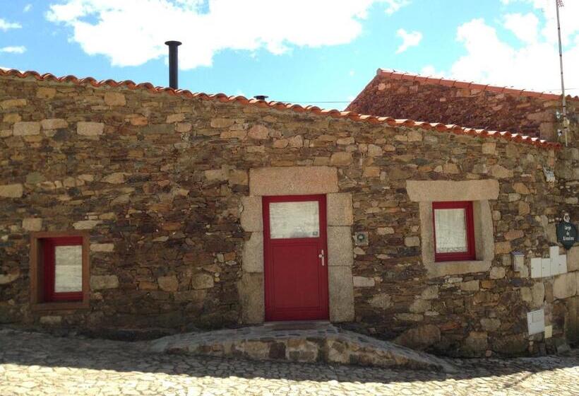 بنسيون Palheiro Do Castelo Pátio