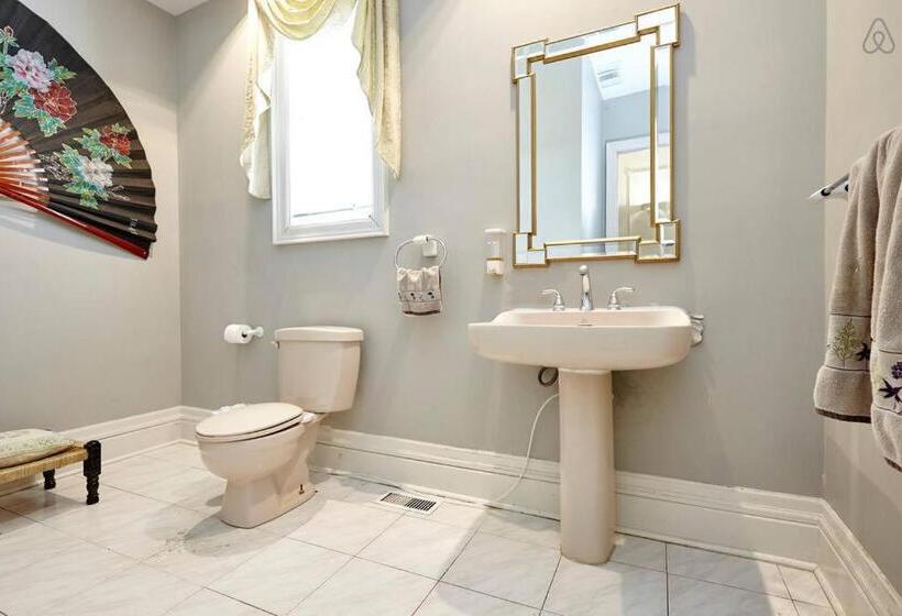 Pensió White House Canada