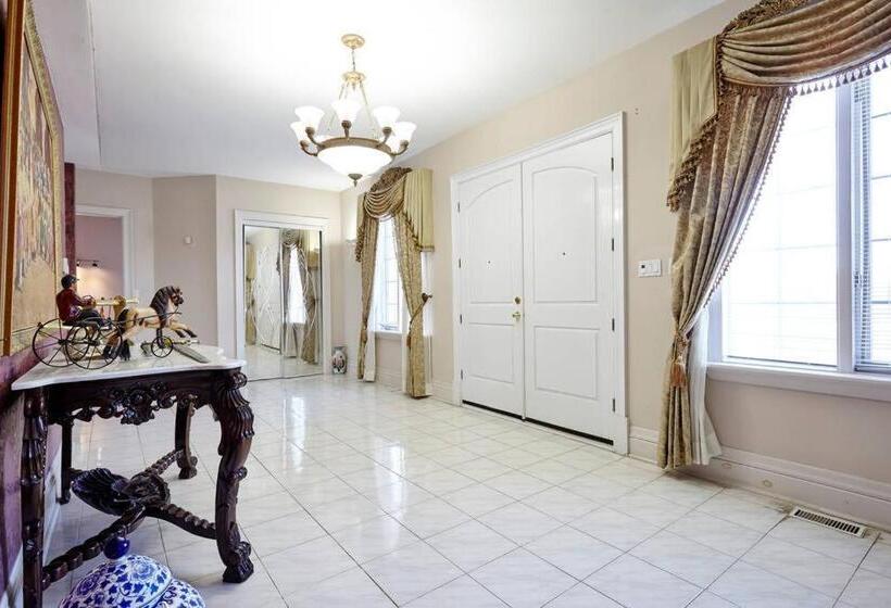 Pensió White House Canada