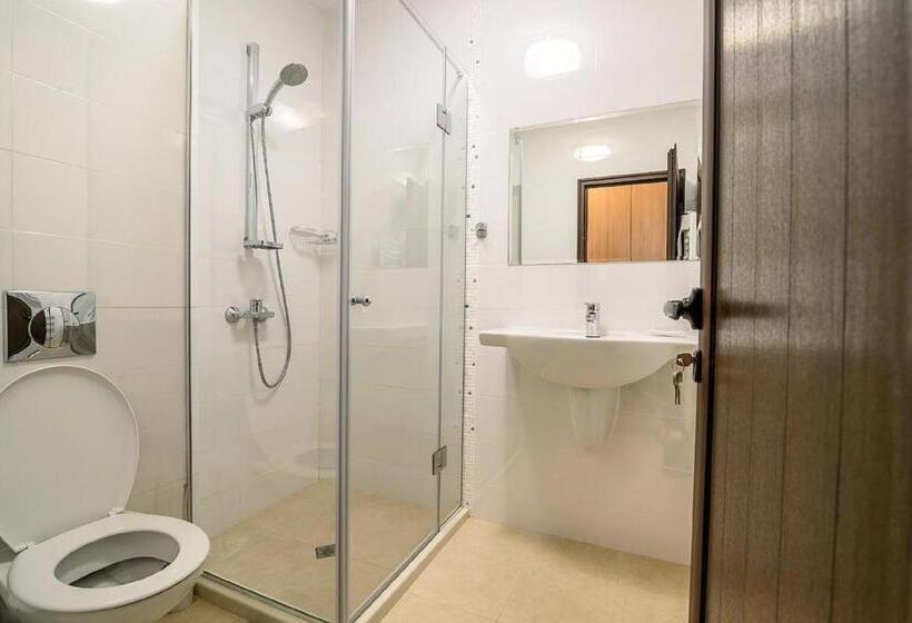 منتجع Complex Jitari