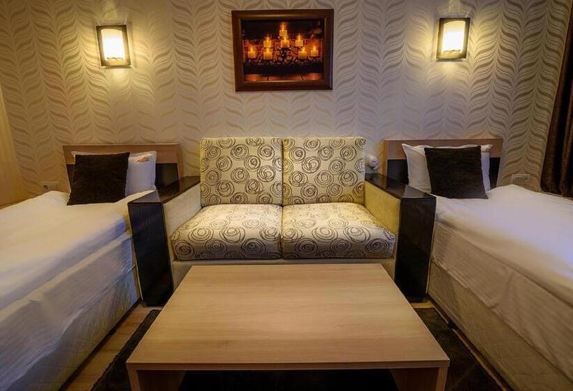 منتجع Complex Jitari