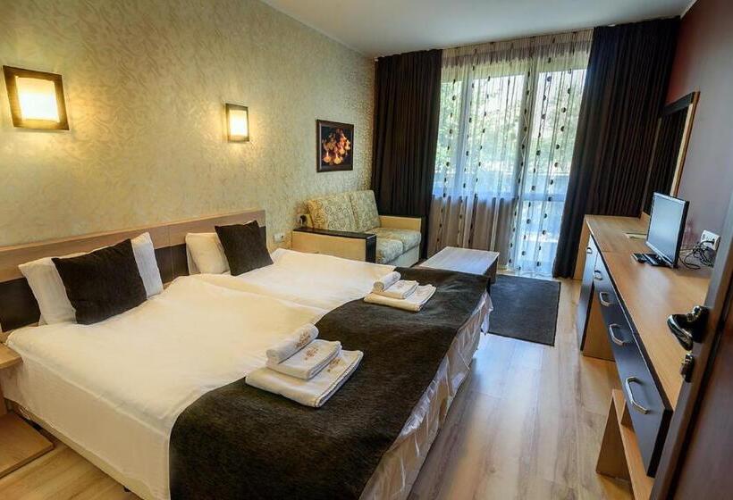 منتجع Complex Jitari