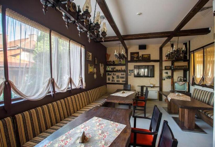 منتجع Complex Jitari