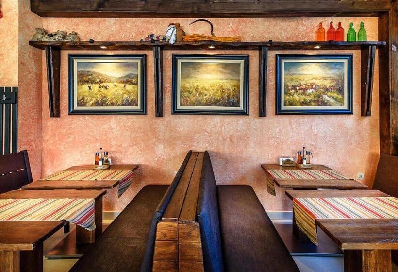 منتجع Complex Jitari