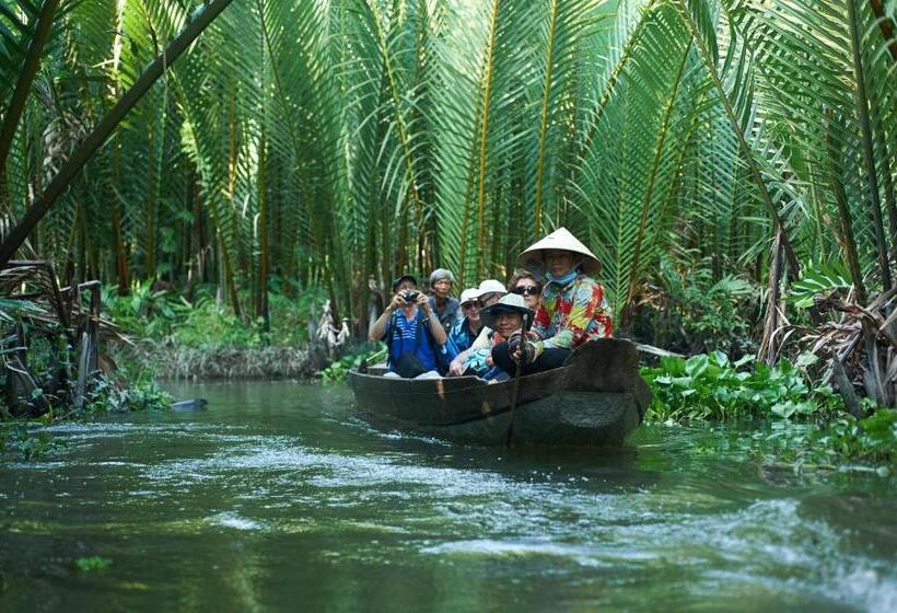 استراحتگاه Tra Vinh Lodge