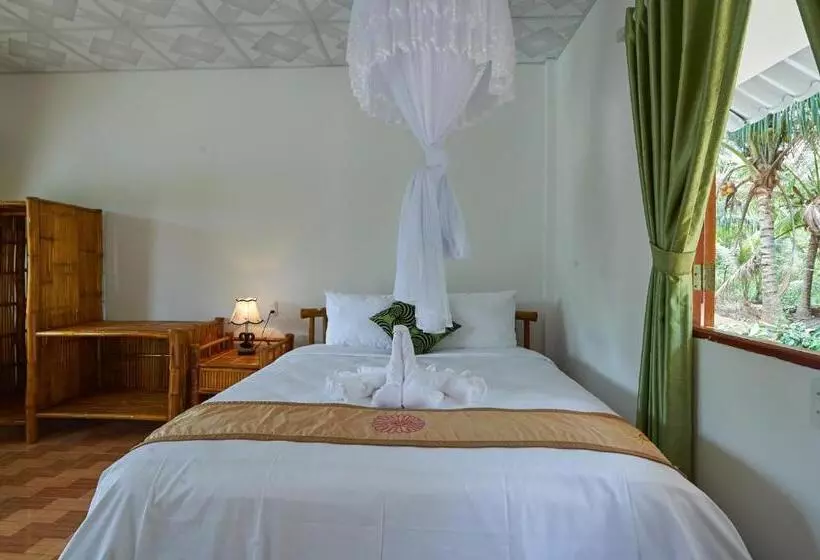 استراحتگاه Tra Vinh Lodge