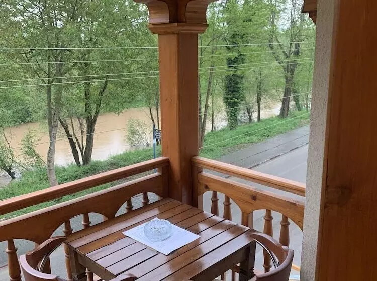 Aamiaismajoitus (B&B) Utku Konağı