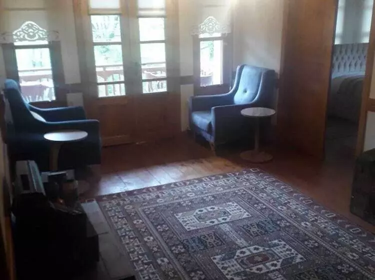 Aamiaismajoitus (B&B) Utku Konağı