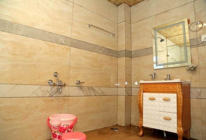 צימר Wood Crista Retreat By Park Tree