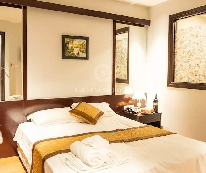هتل Bay Luxury