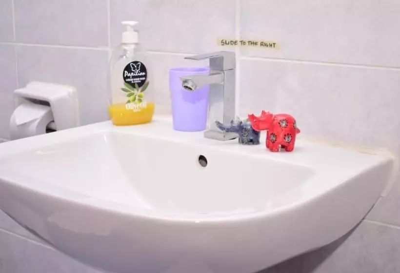 هتل Cozy Room Jkia