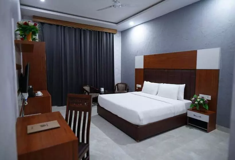 Hotelli Golden Hut Derabassi