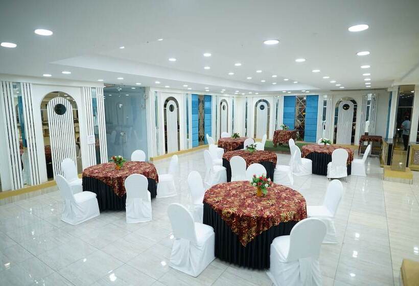 Hotel Golden Hut Derabassi