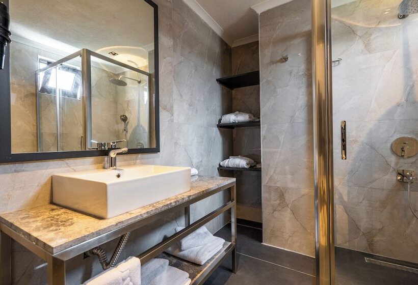 Отель La Miel Suites Sile