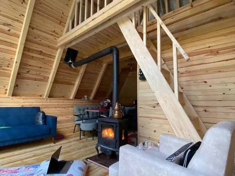 Hotelli Lelvani