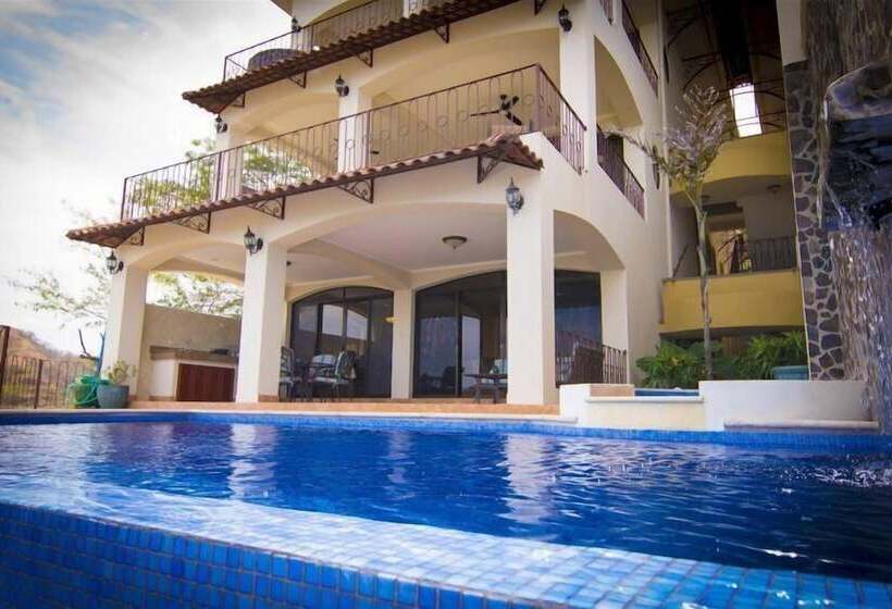 هتل Mariners Point C1