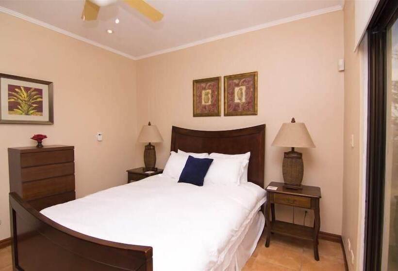 هتل Mariners Point C1