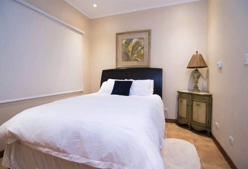 هتل Mariners Point C1