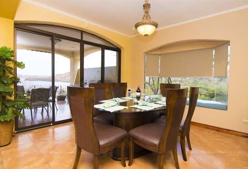 هتل Mariners Point C1