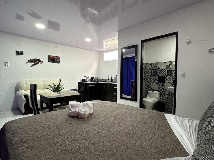 هتل Serendipity Tortuguero