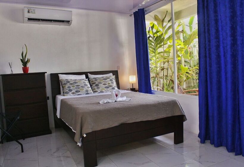 هتل Serendipity Tortuguero