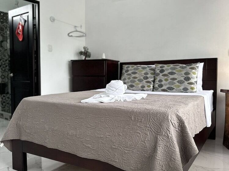 هتل Serendipity Tortuguero