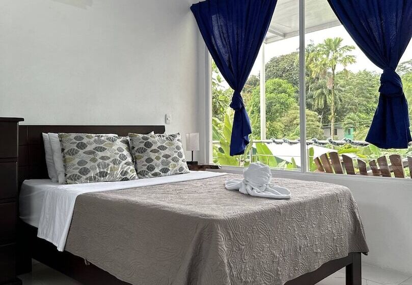 هتل Serendipity Tortuguero