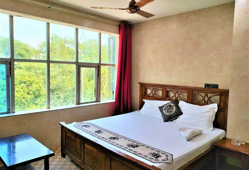 Hotel Shamim Residency Near Nizamuddin Dargah