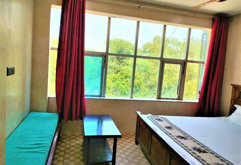 Hotel Shamim Residency Near Nizamuddin Dargah