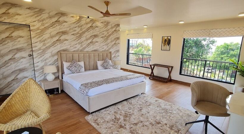 Отель Stay Serene Luxury