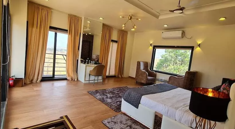 ホテル Stay Serene Luxury