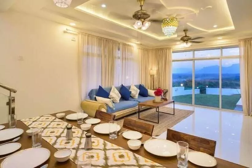 ホテル Stay Serene Luxury