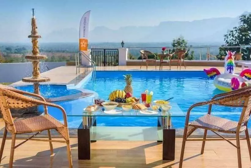 ホテル Stay Serene Luxury