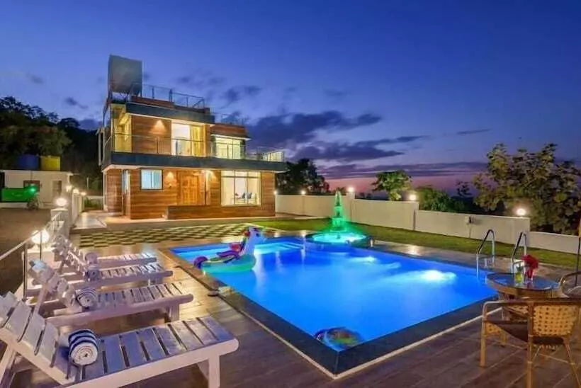 ホテル Stay Serene Luxury