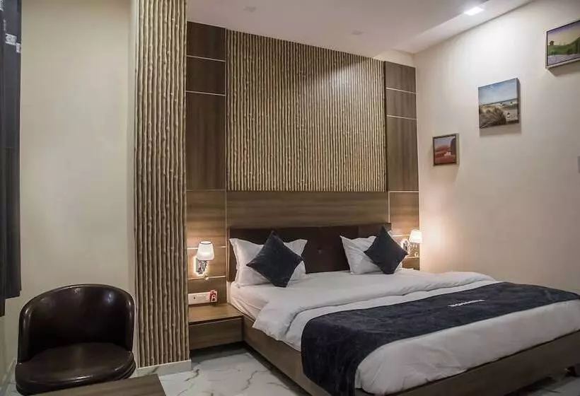 Vadpadraka Hotel And Resort