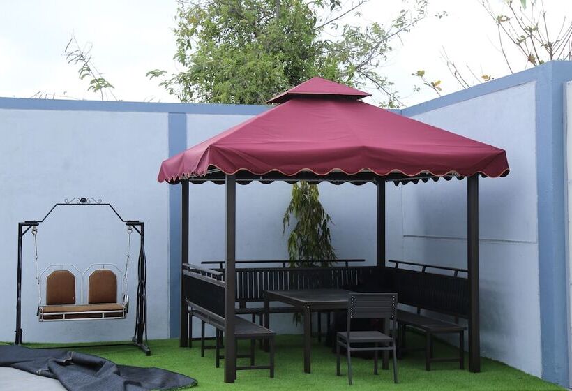 Vadpadraka Hotel And Resort