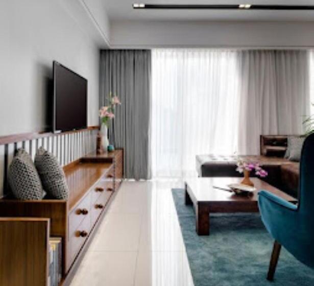 Отель Yogi Lodge , Khajuraho