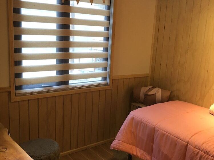 Magellanicus Rustic Suites