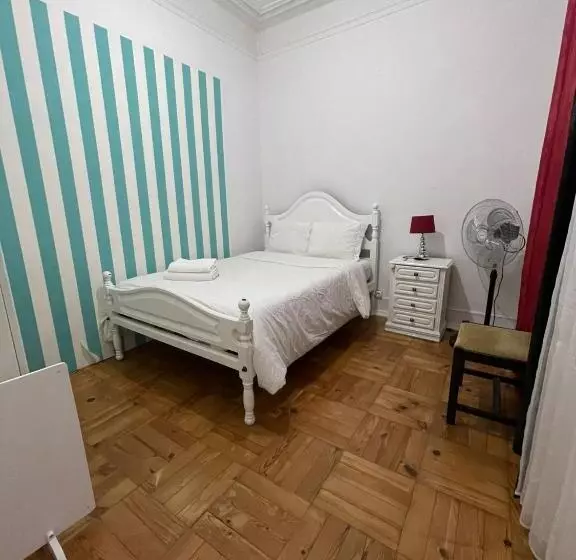پانسیون Nautic M1 R2   Classy & Cozy Double Room With Shared Bathroom In Marques Pombal