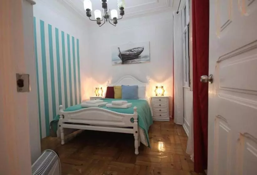 پانسیون Nautic M1 R2   Classy & Cozy Double Room With Shared Bathroom In Marques Pombal