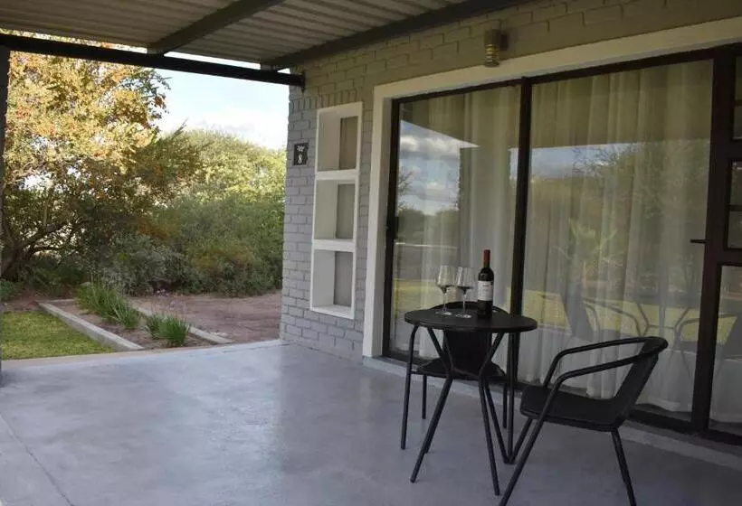 پانسیون Symponia Guest House