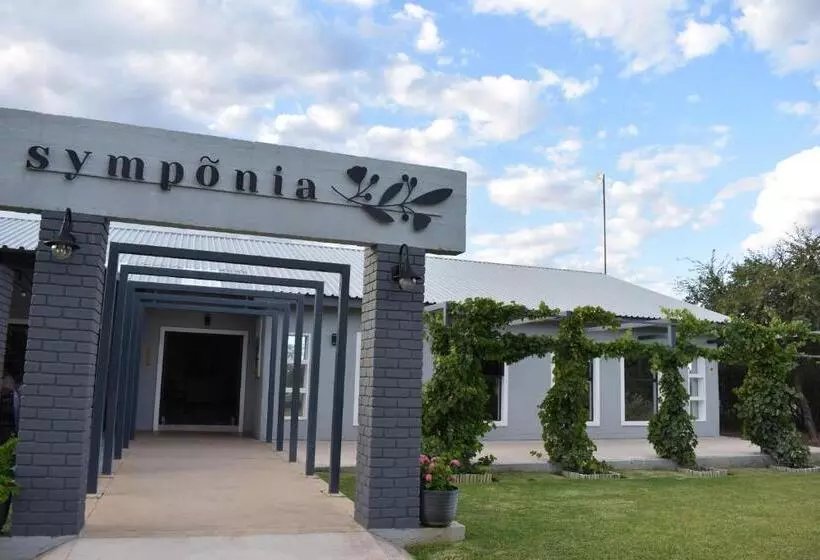 پانسیون Symponia Guest House