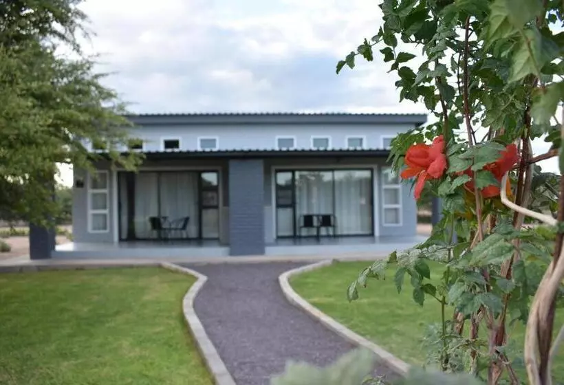 پانسیون Symponia Guest House